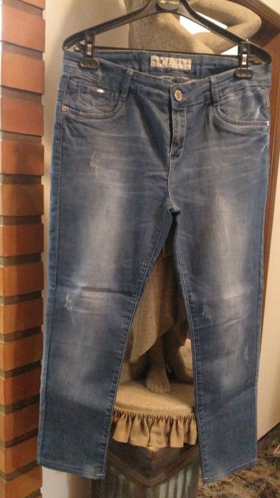 4 Calças tamanho 42/44 em bom estado