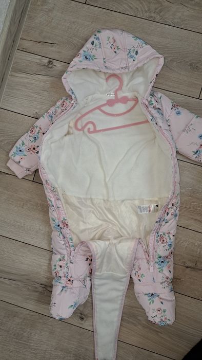 Зимовий комбінезон на дівчинку 6-9 місяців