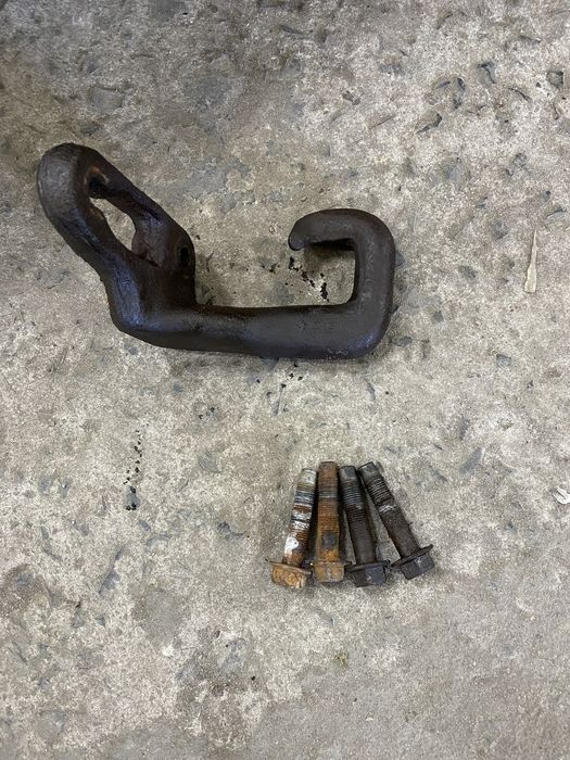 Буксирувальний гак nissan navara d40 pathfinder r51