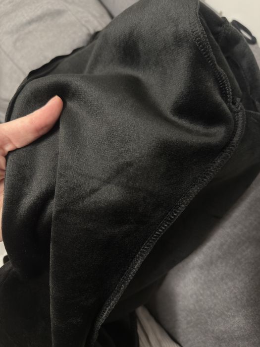 czarny ocieplany kombinezon