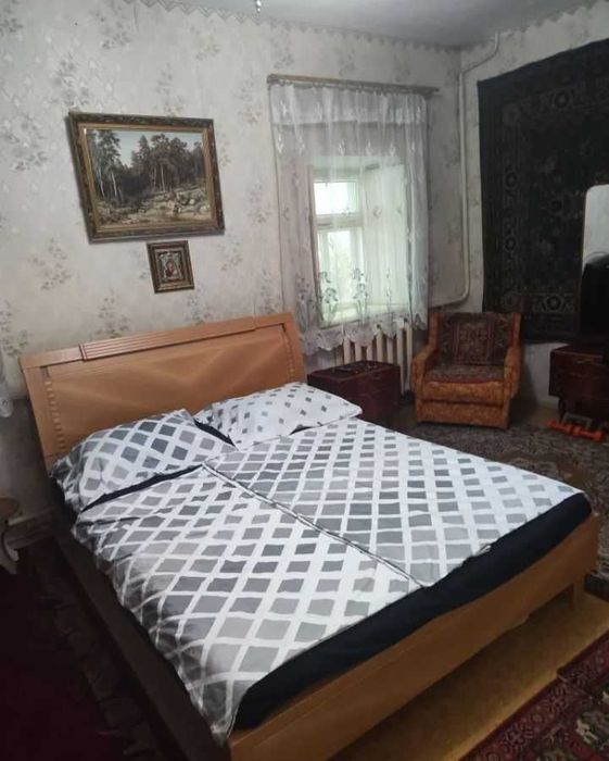 продам затишний будинок в чудовому районі,4 кімн,зручності гараж,5 сот