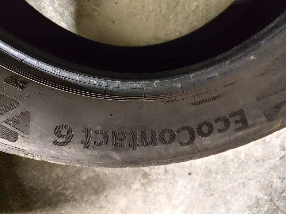 Pneus 215/65r17 Continental EC6 75 % piso