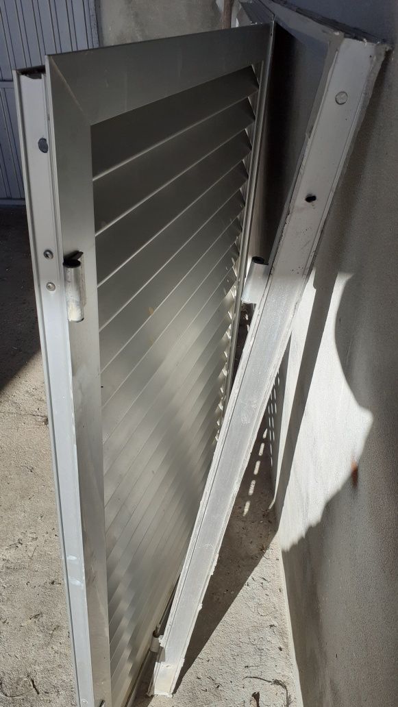 Portadas de aluminio usadas