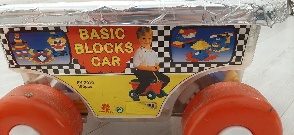 Klocki w samochodziku Basic blocks car