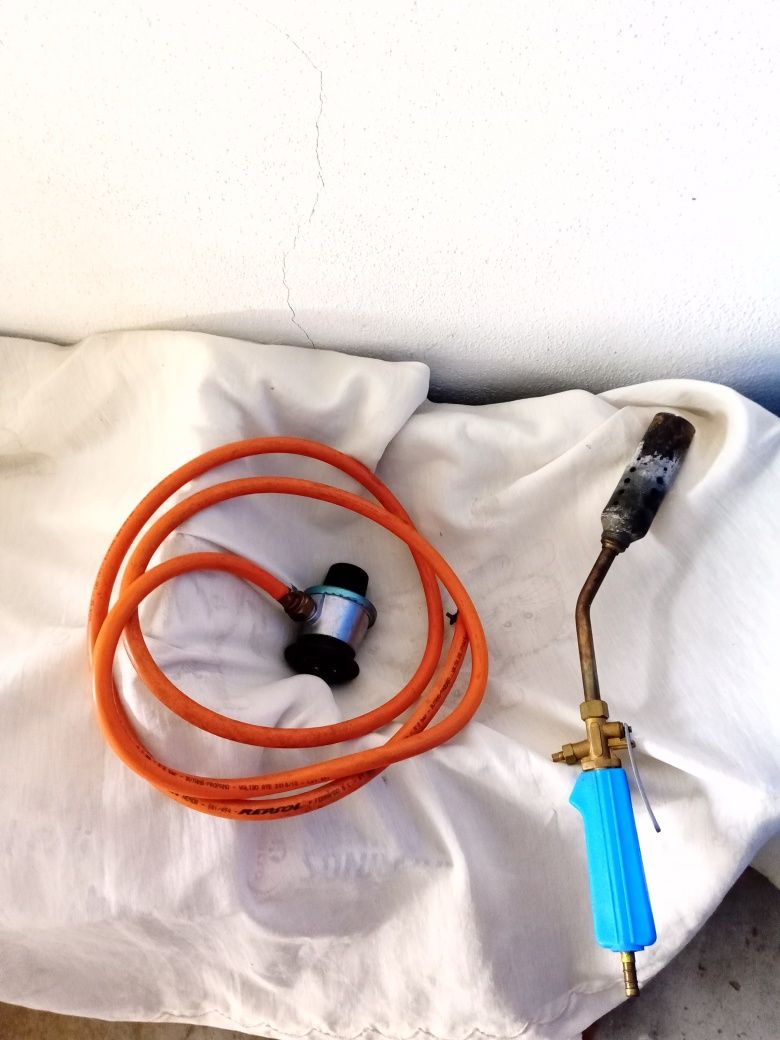 Massarico para chamuscar porcos