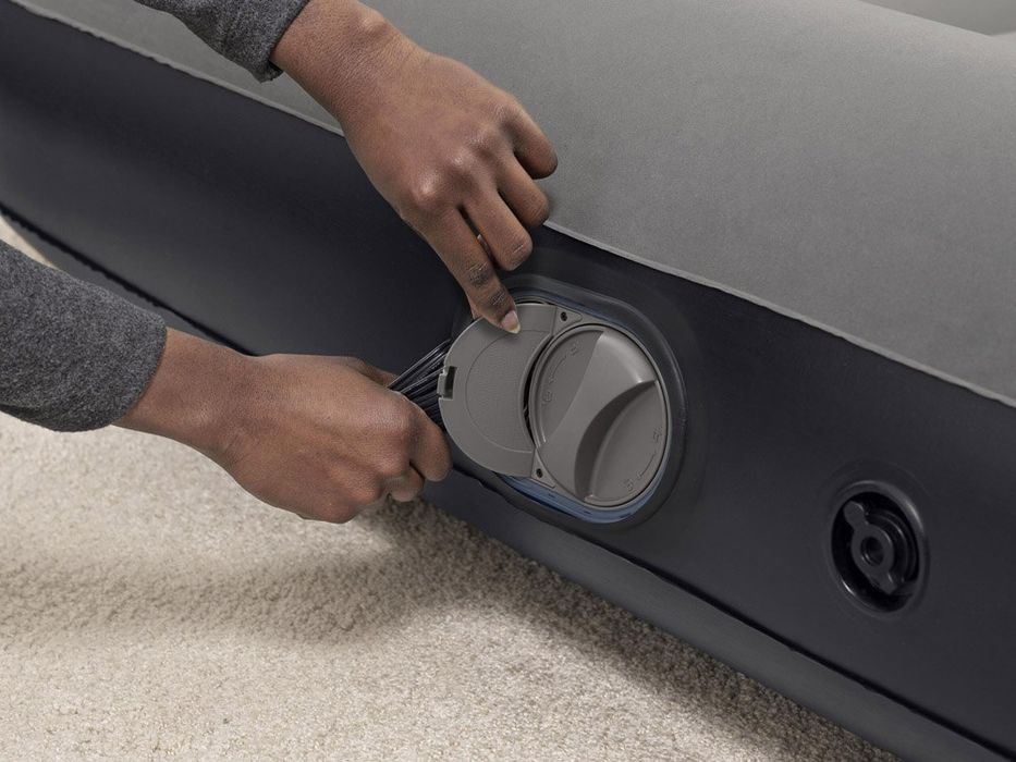 2os Dmuchany Materac Tritech Wbudowana pompka USB 191x137cm 671BR