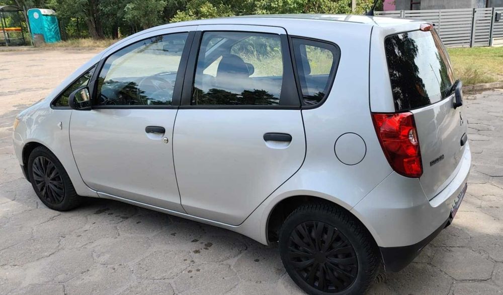 MITSUBISHI Colt 1.1 2009r.
