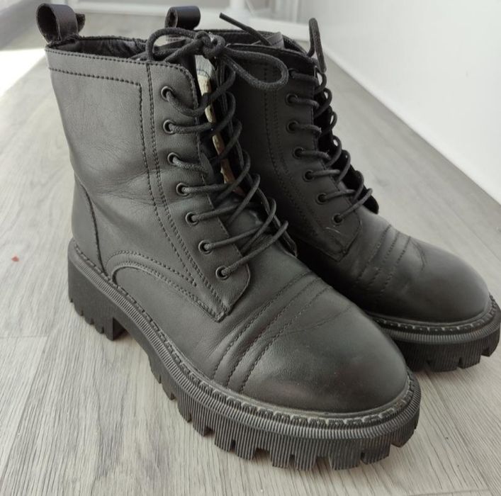 Шкіряні ботінки 38 розмір