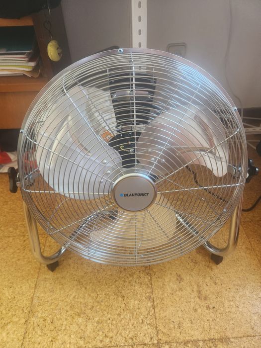 Ventilator circulatory de suelo