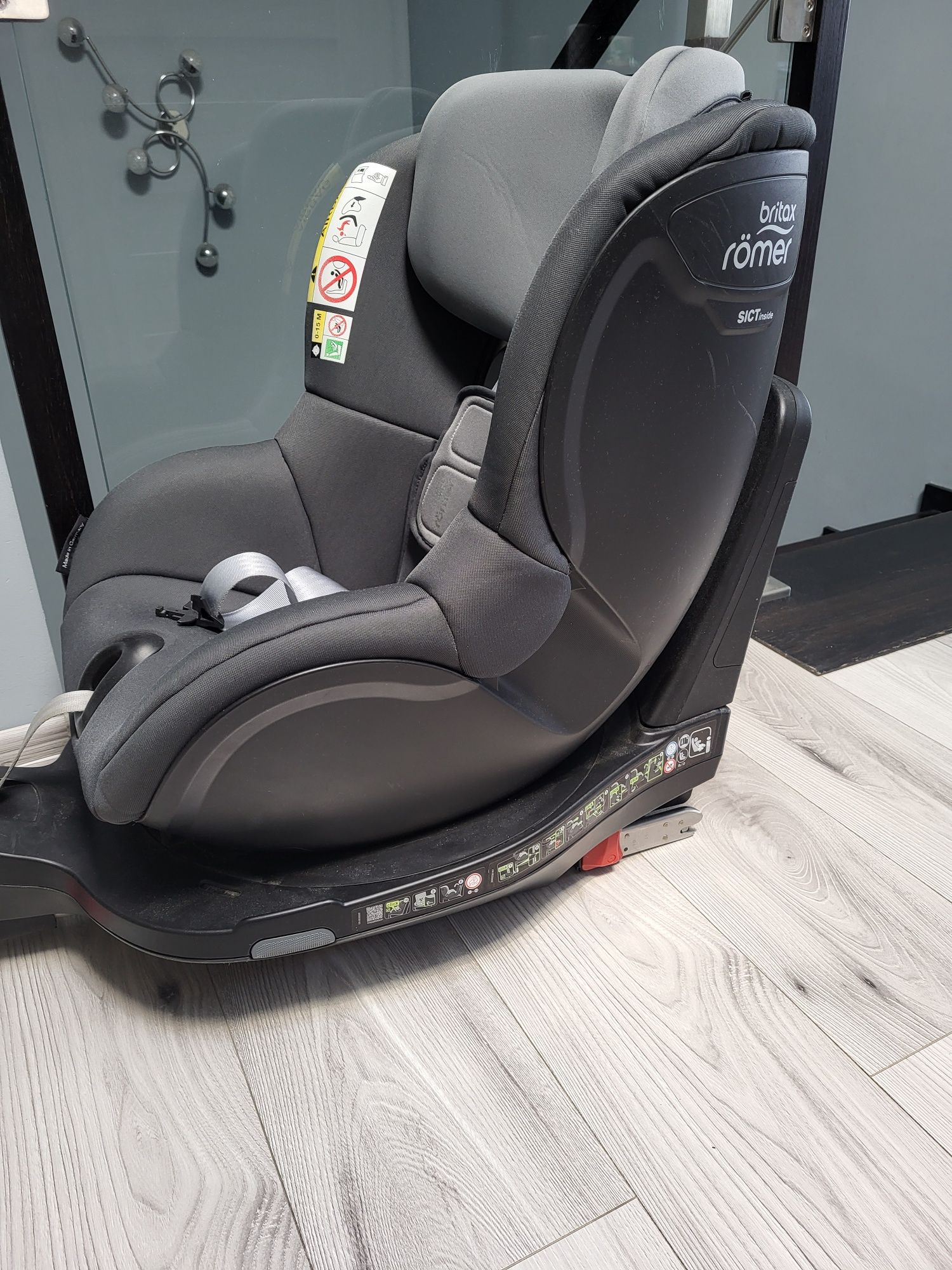 Fotelik obrotowy britax römer dualfix m i-size