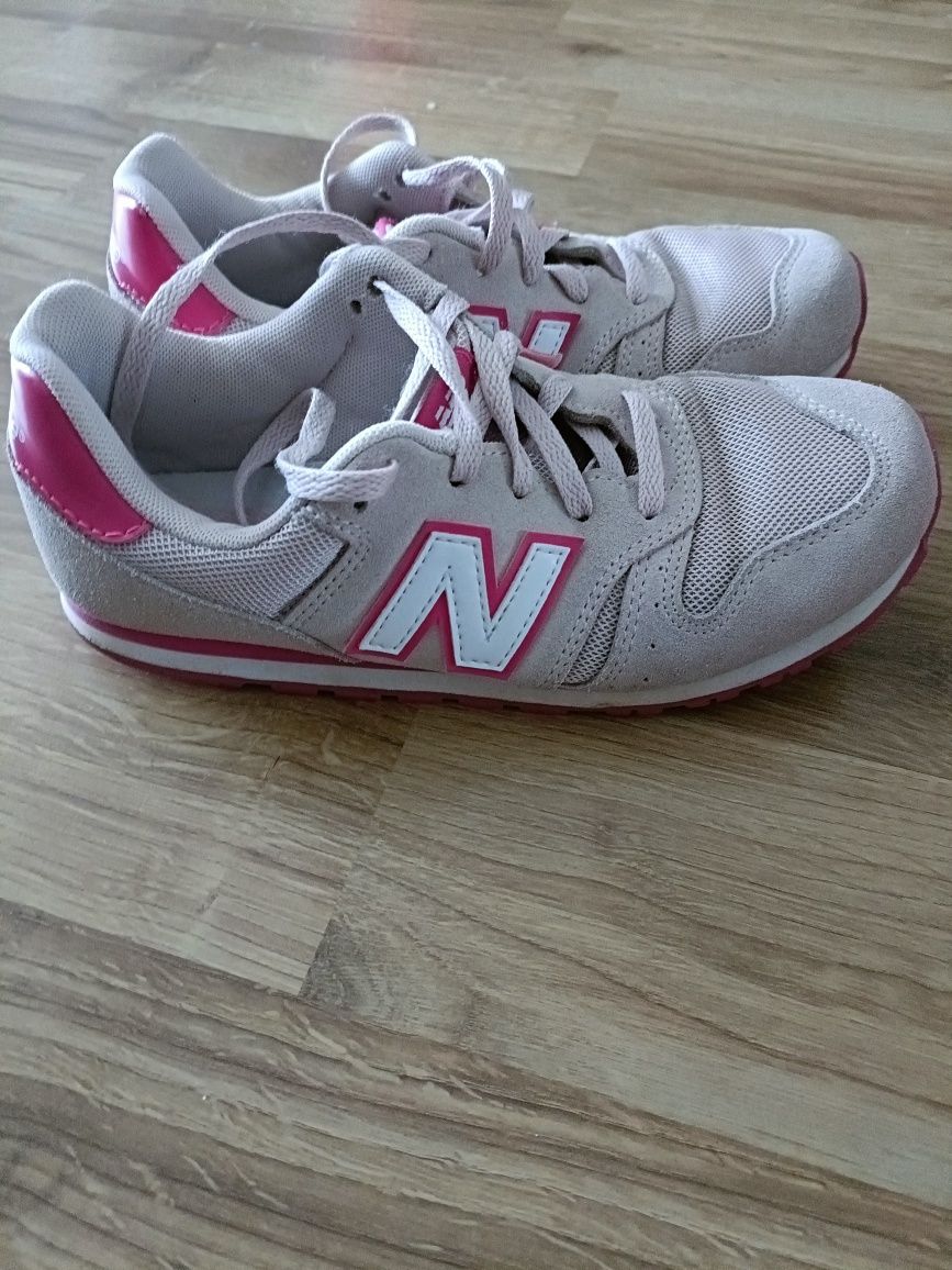 Buty sportowe damskie sznurowane pudrowy róż New Balance 36