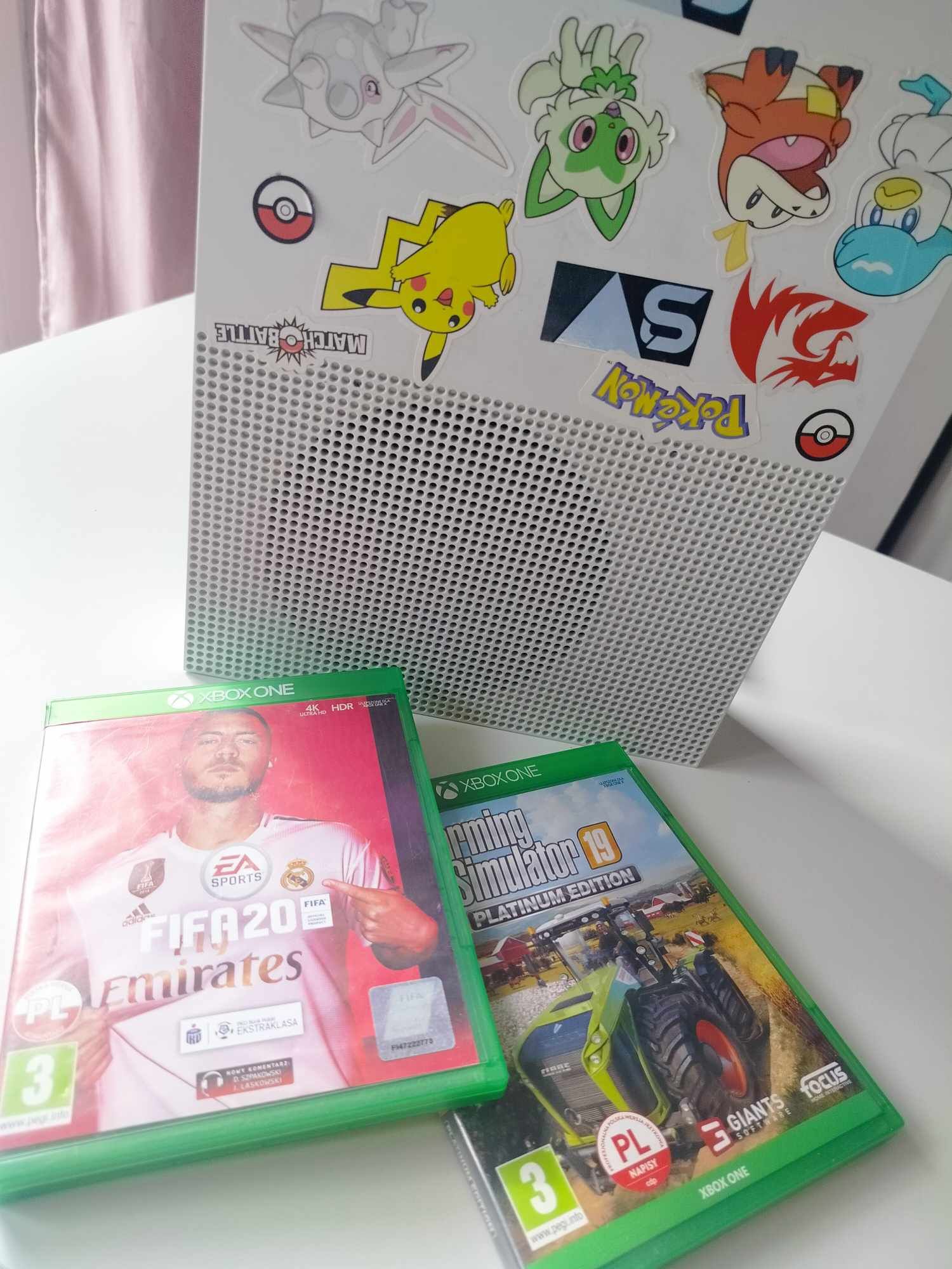 Xbox one S z dwoma grami 1tb