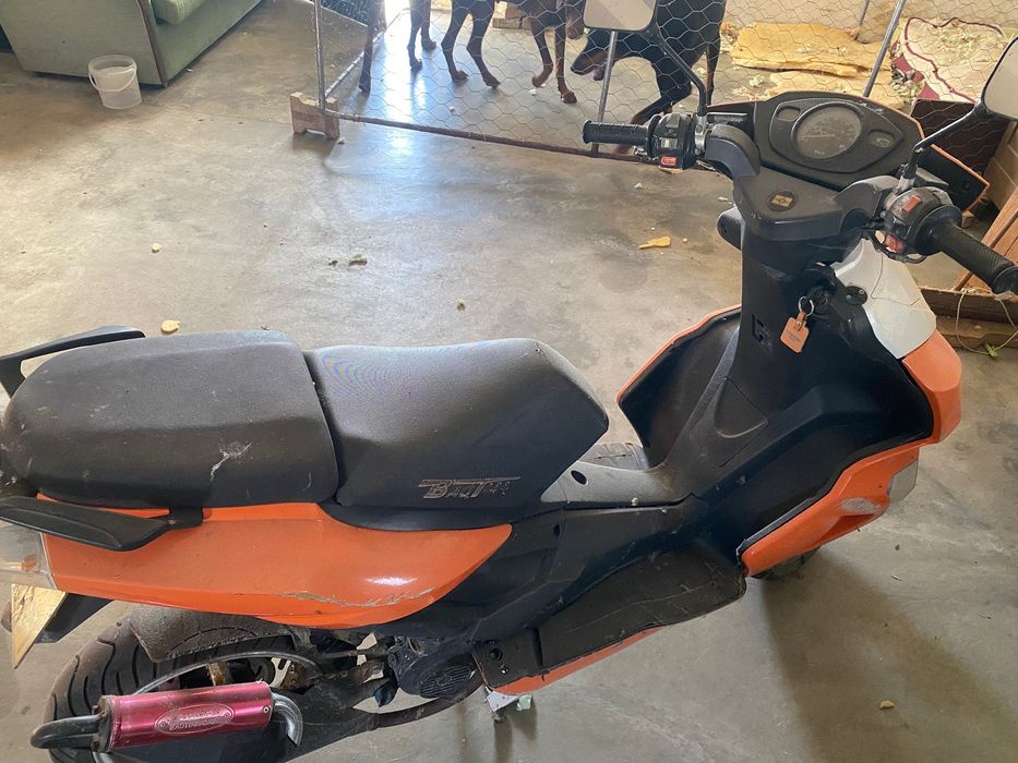 Mota 50 cc matrícula Amarela