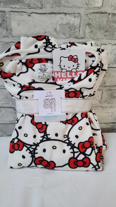 Piżama Hello Kitty z ciepłego i miłego weluru PRIMARK