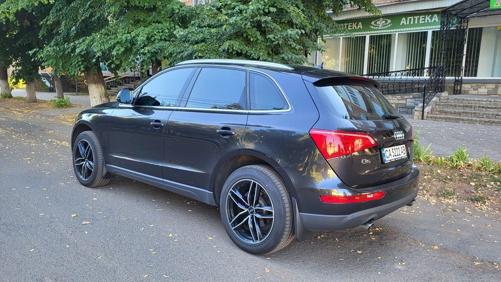 Продам audi Q5 офіційна не америка