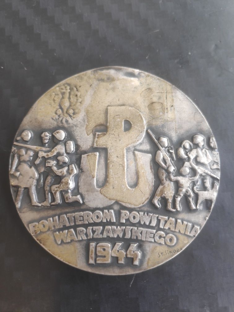 Medal Bohaterom Powstania Warszawskiego