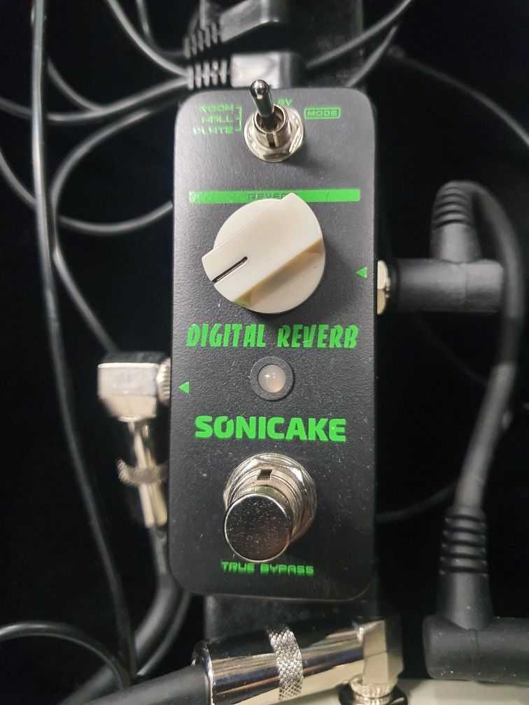 Pedaleira de Guitarra Sonicake com vários pedais