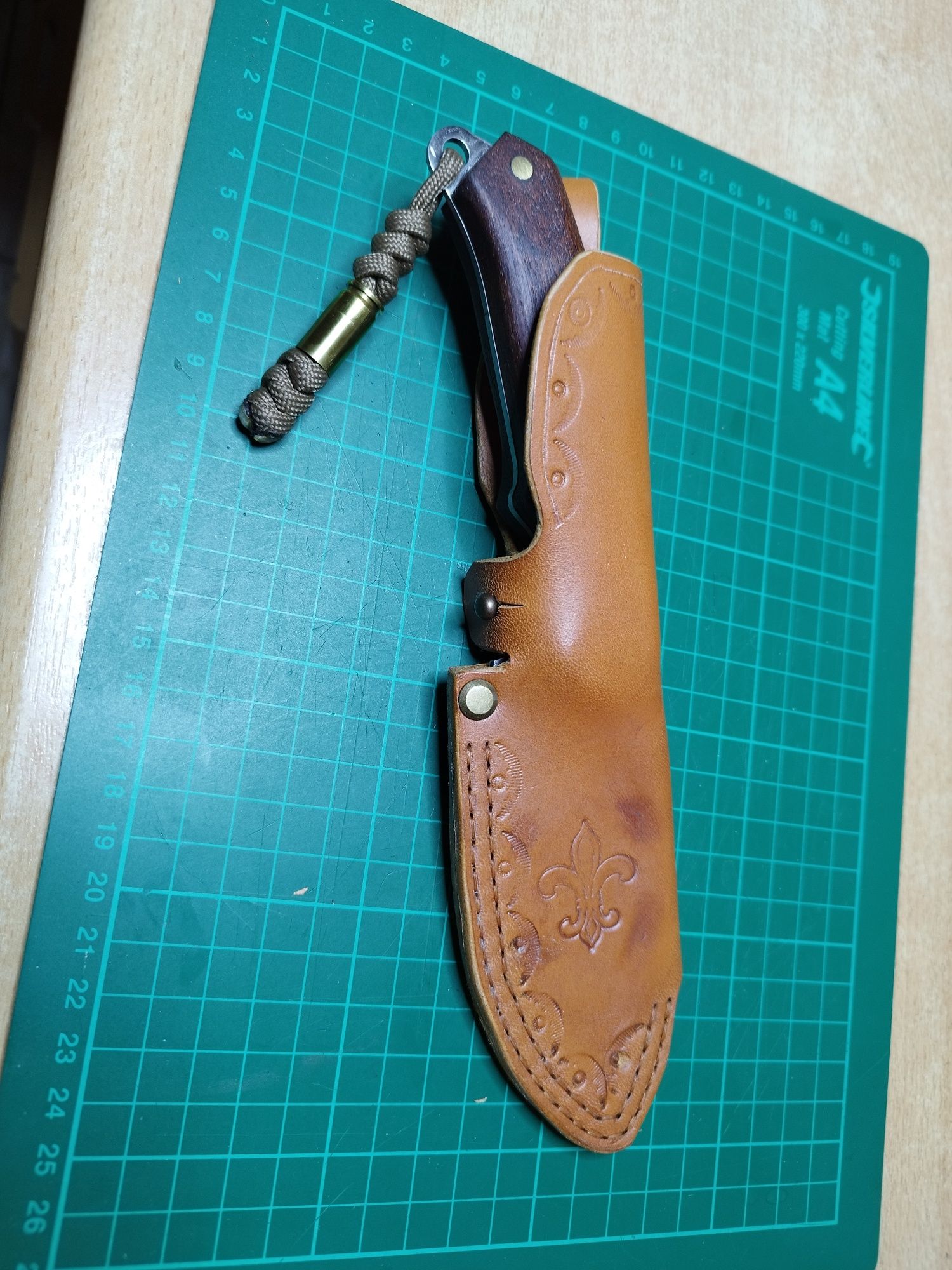 Nóż custom bushcraft ręcznie robiony