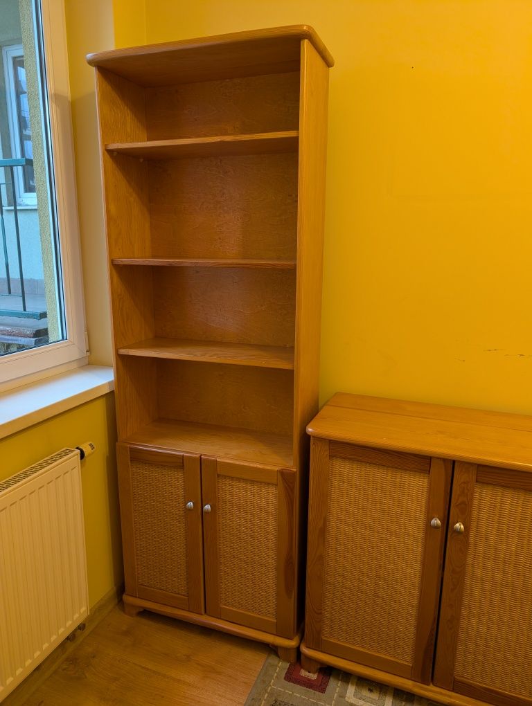 Komplet mebli z litego drewna sosnowego z rattanem