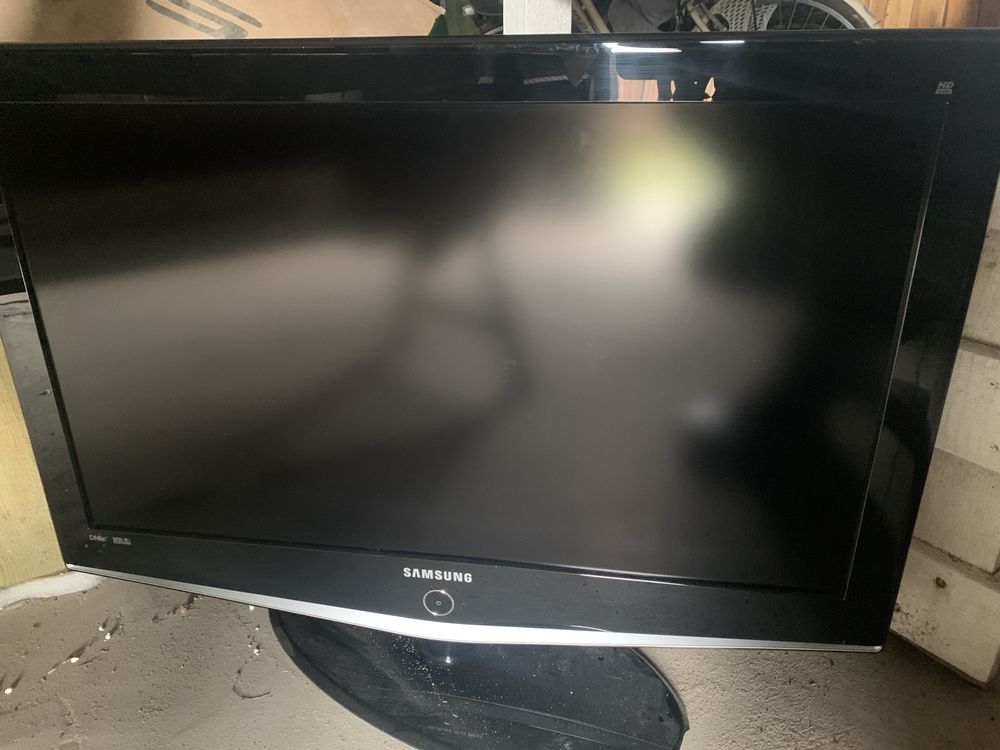 Samsung telewizor uszkodzony LE32R76B