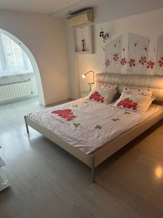 Здам подобово 3х - кімнатну квартиру на Оболоні біля метро