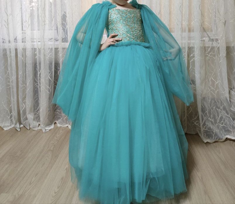 Нарядне плаття на дівчинку 6,7,8 років