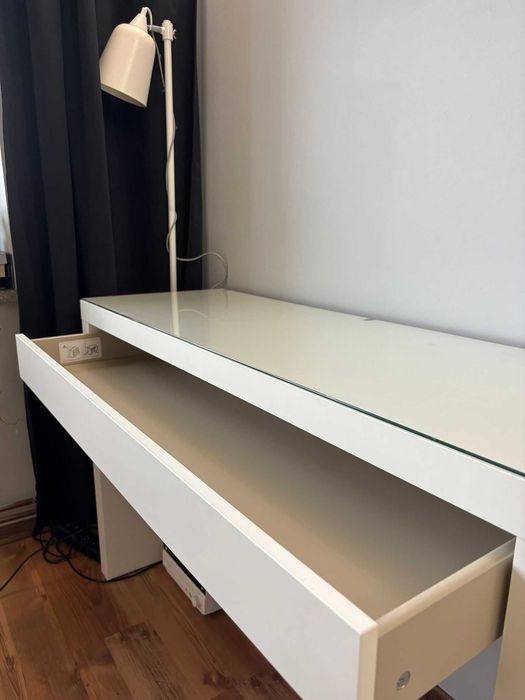 Ikea Malm - toaletka/biurko.