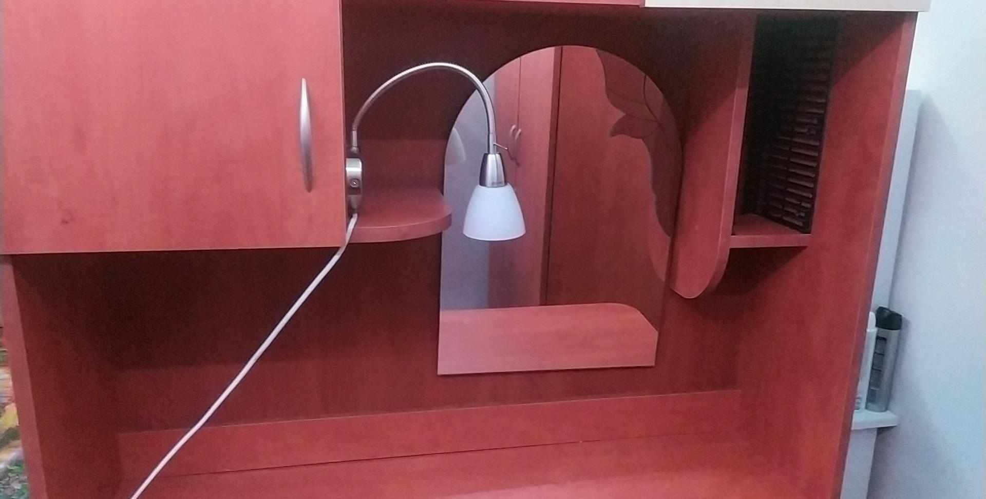 Sprzedam meble (biurko oraz szafe)