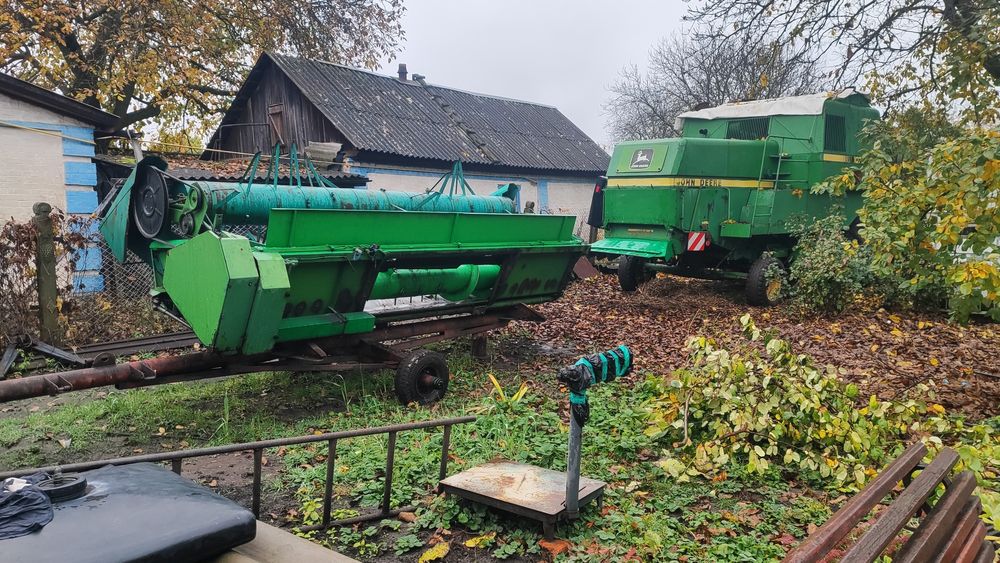 Комбайн John Deere 1075