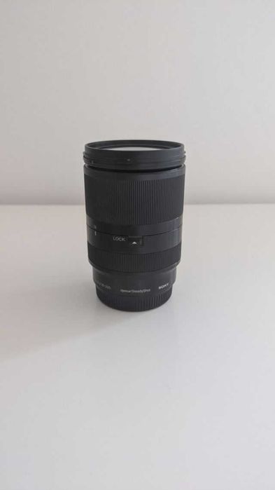 Sony E 18-200mm f3.5-6.3 OSS