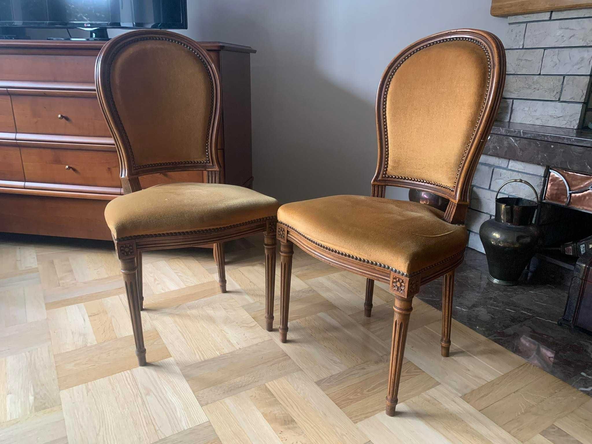 Dwa antyczne krzesła Ludwik XV
