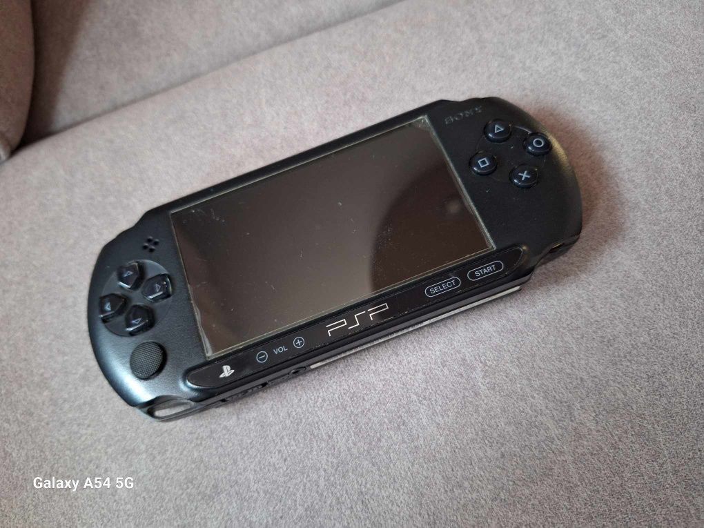 Psp 1004+etui,ładowarki,torba