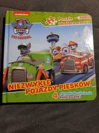 Książeczka psi patrol w środku puzzle i kolorowanka