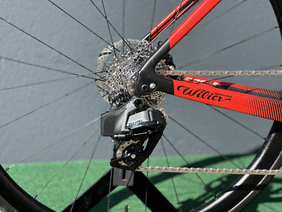 Karbonowa szosa Wilier Cento 10 SL Sram Rival AXS HUNT Ritchey roz.52