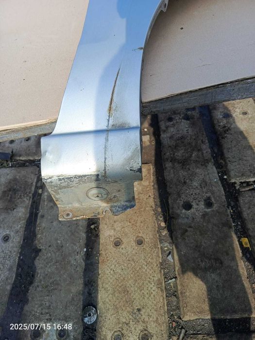 Mazda 5 błotnik prawy przód