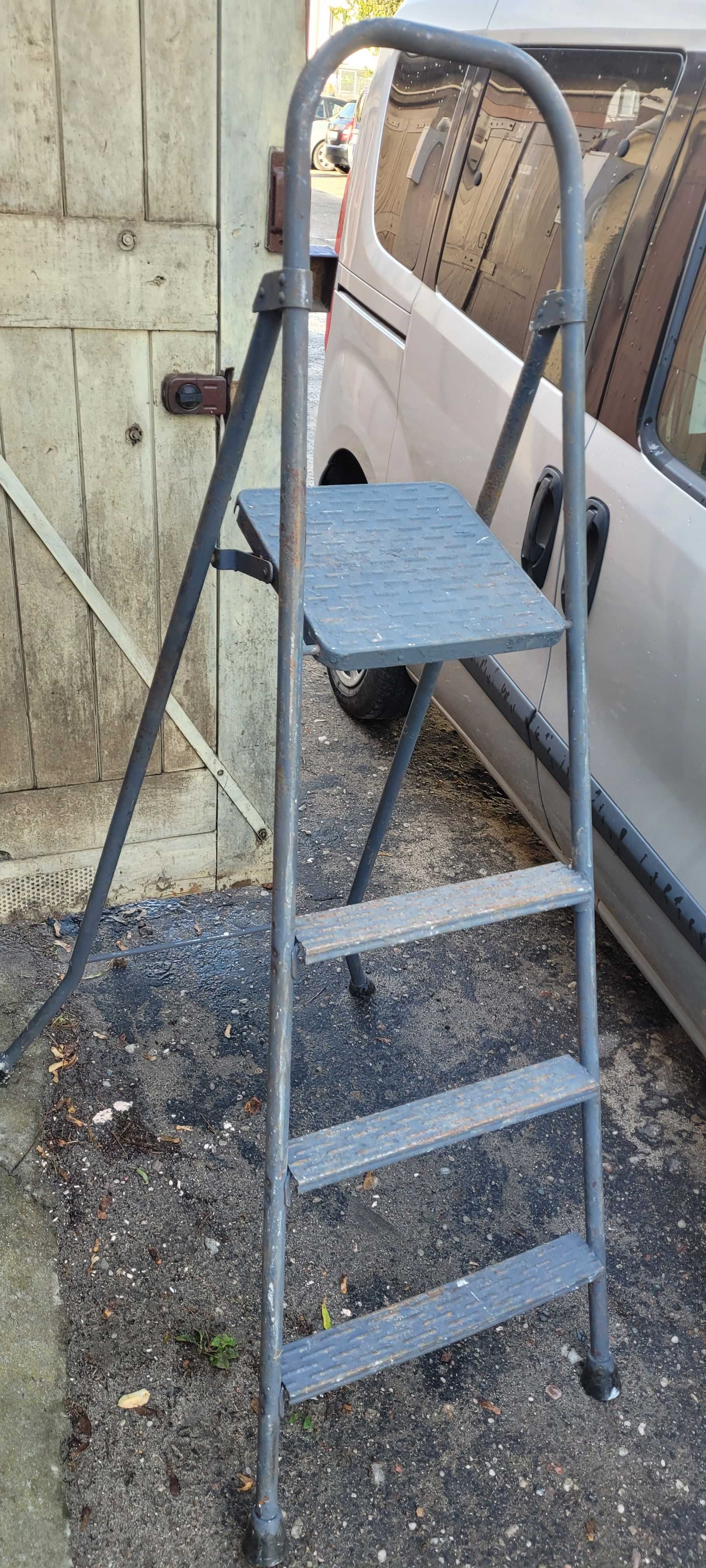 Drabina metalowa dwustronna 3 stopni i podest 150m