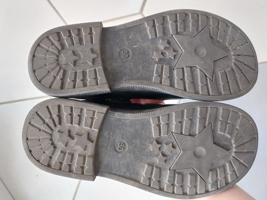 Туфлі чорні шкільні на дівчинку, еко-шкіра, б/в, 30р.