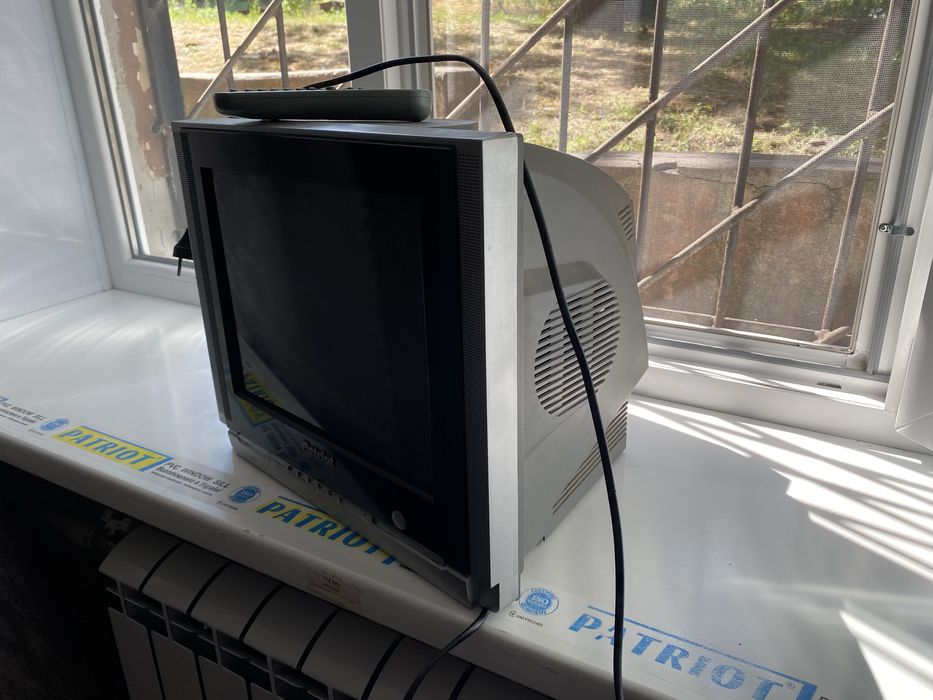 Продам телевизор patriot km-1531