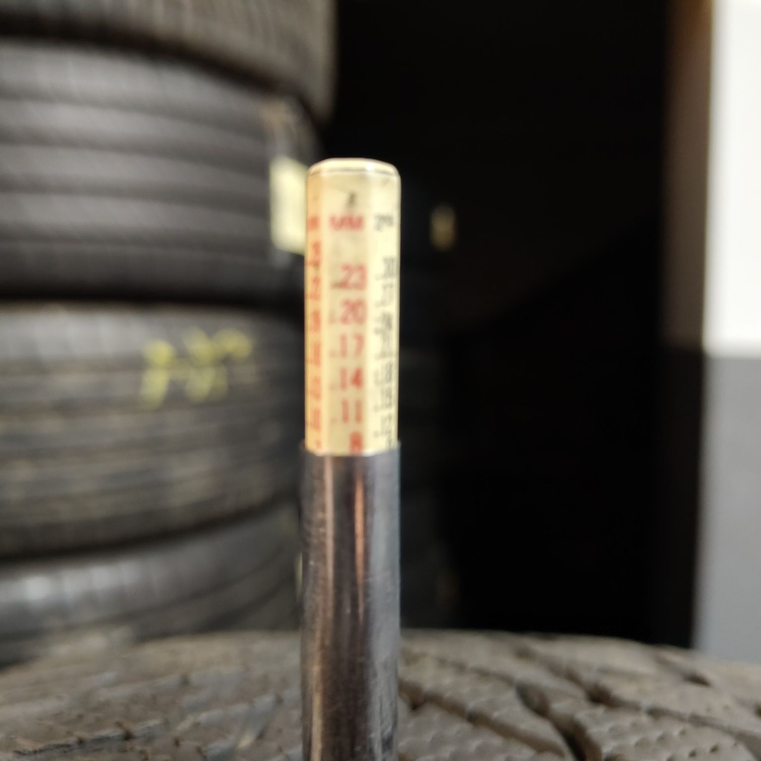 225/40/19 Sprzedam parę opon zimowych Firestone