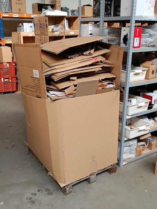 Makulatura / kartony rozłożone / papier - stały odbiór makulatury