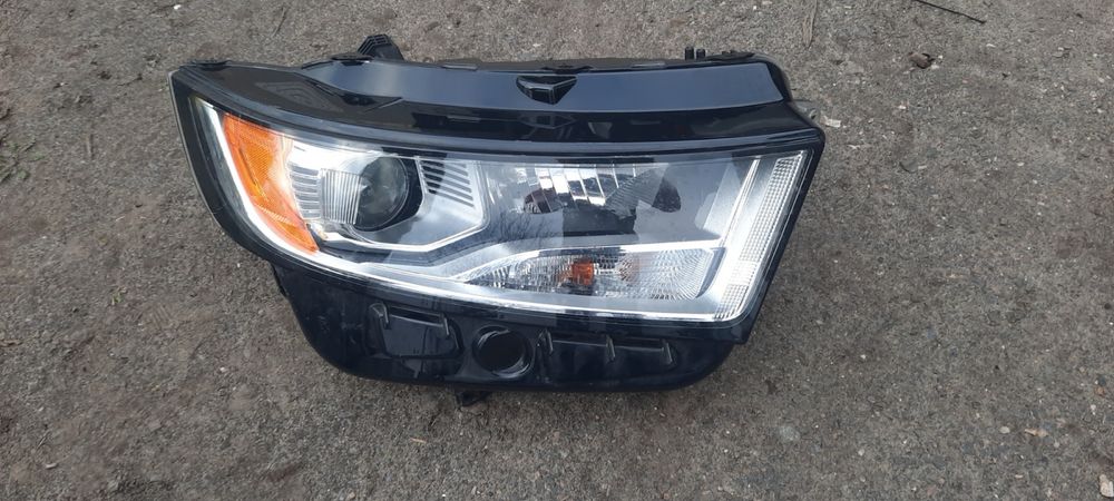 Фара Форд Ейдж Дорест (дефект)