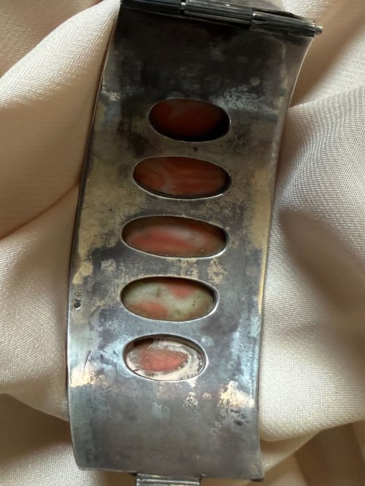 Stara bogata bransoleta z naturalnymi koralami