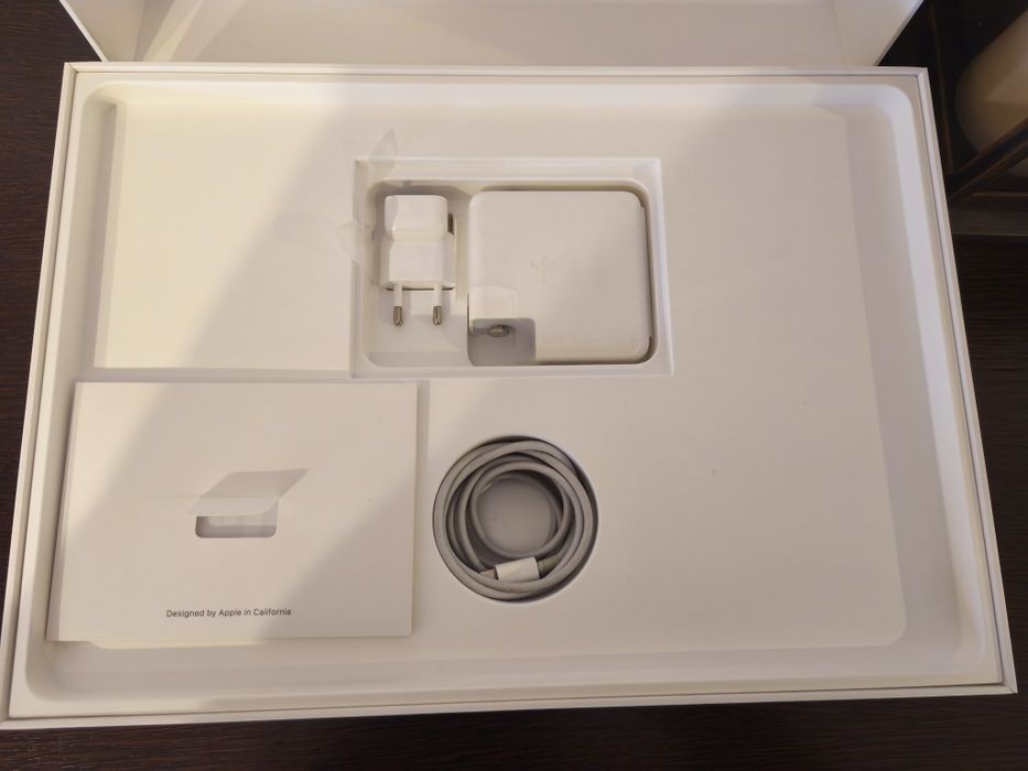 MacBook Pro 15 I7 16GB RAM 256 SSD - Excelente estado