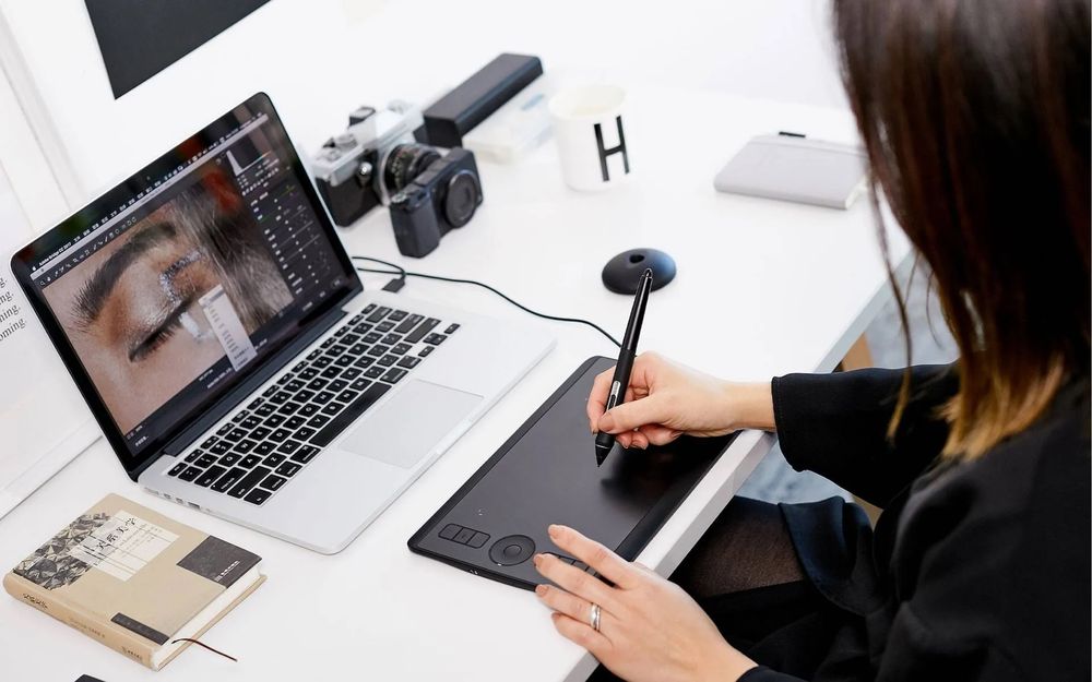 Графічний планшет Wacom Intuos Pro
