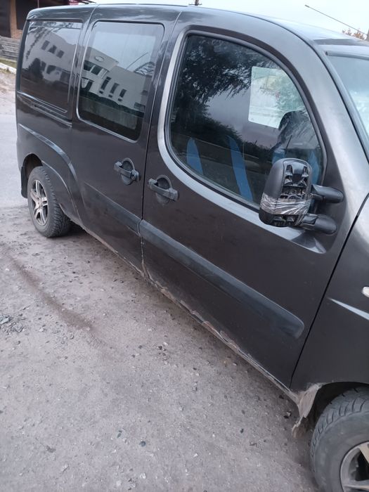 Продам семейное авто