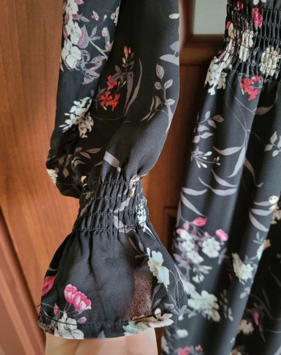 Sukienka midi na jesień w kwiaty