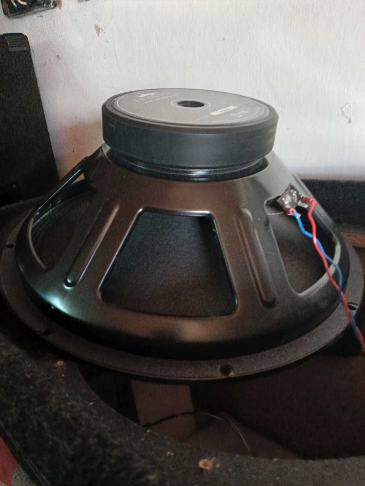 Колоноки   EVM c динамиками  EMINENCE DELTA-15A, 400 Вт, 8 Ом, 100 дБ.
