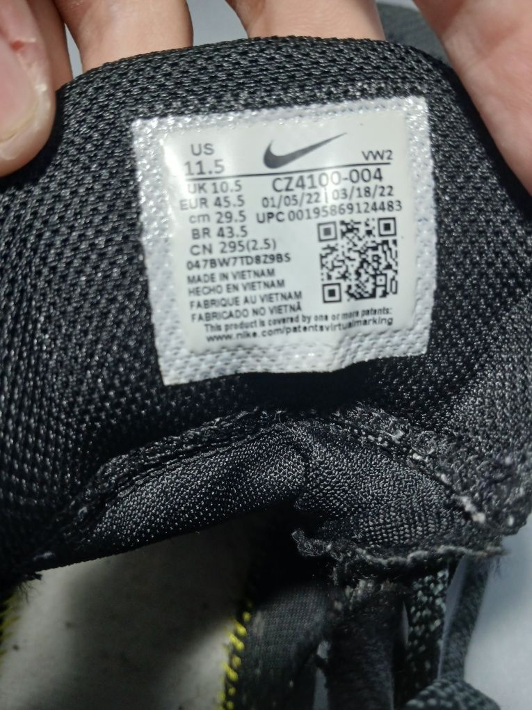 Баскетбольні Кроссовки Nike KYRIE FLYTRAP V