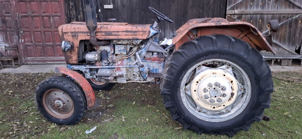 Ciagnik URSUS C 330 czesci przod os silnik skrzynia zwolnice most