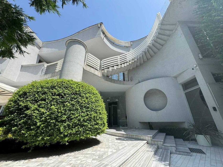 Стильный дом в Одессе у моря с бассейном, 620 м², 13 соток